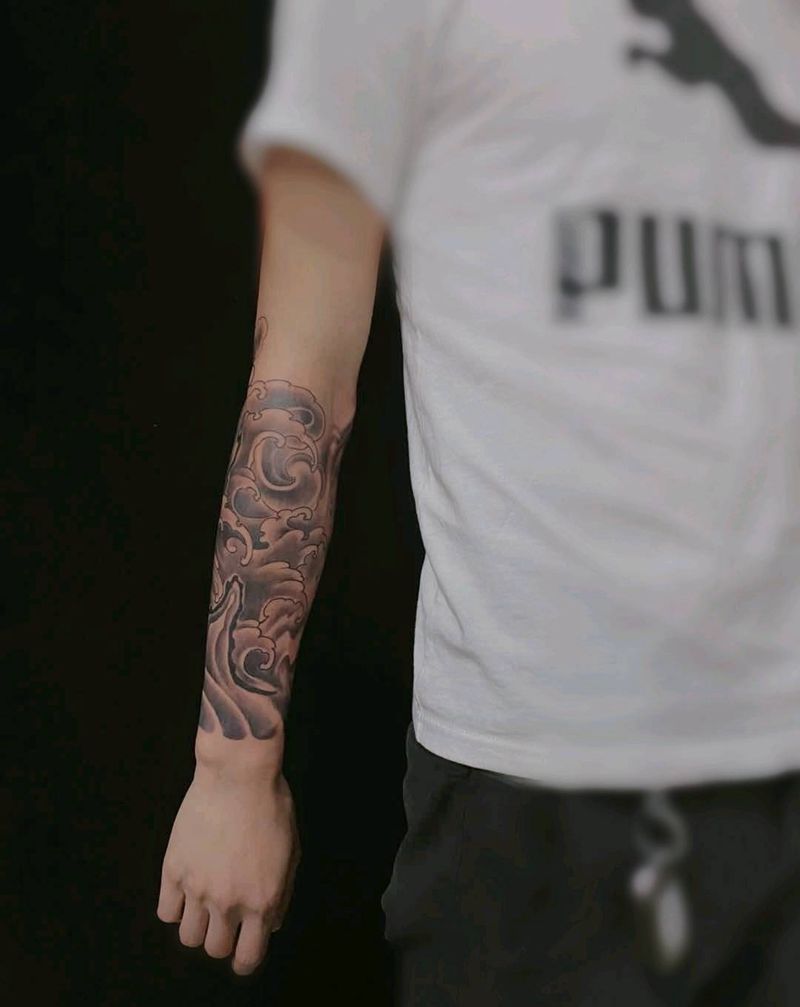小浪臂纹身图片_手部新传统纹身图案