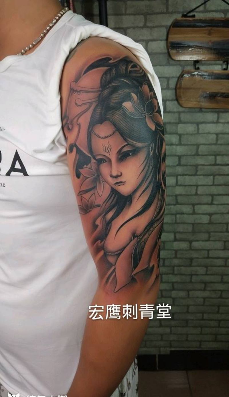 艺妓纹身图片_手部新传统纹身图案