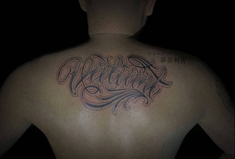 花体纹身图片_肩部背部纹身图案