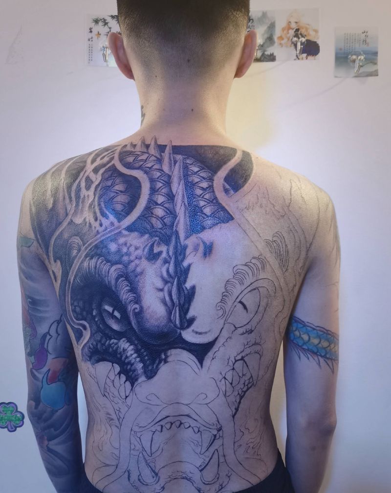 进度纹身图片_背部欧美写实纹身图案