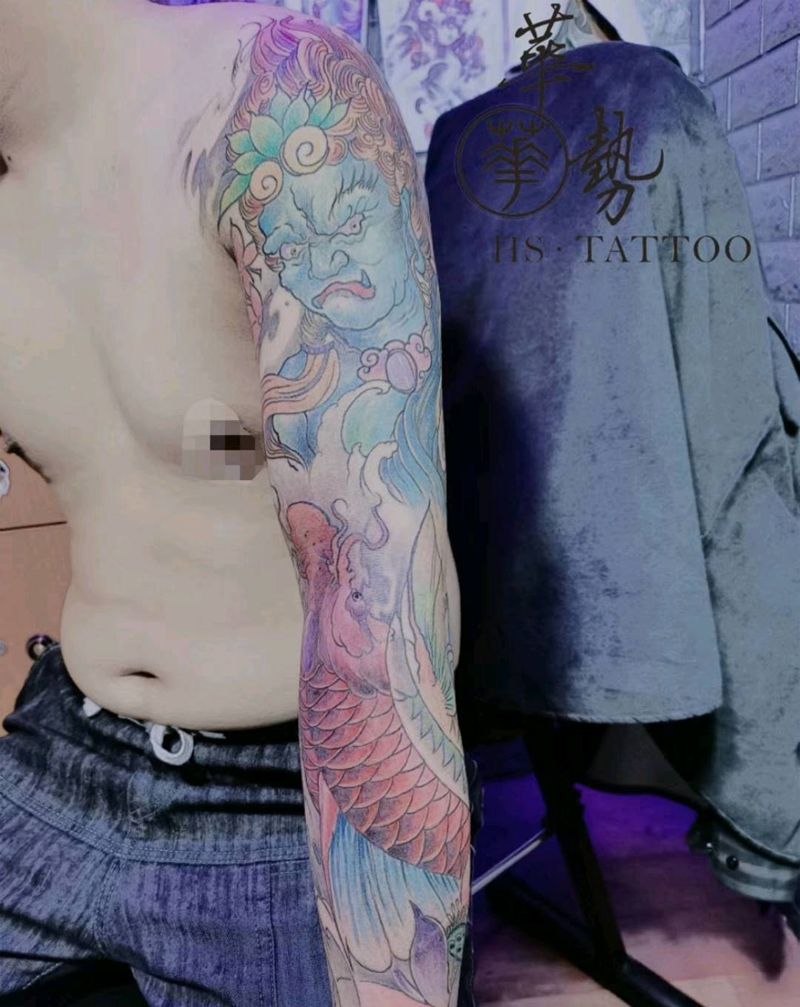 花臂未完纹身图片_手部新传统纹身图案