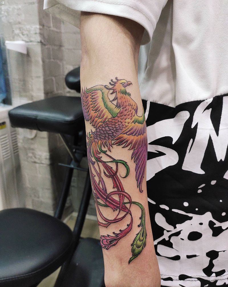 凤凰纹身图片_手臂新传统纹身图案