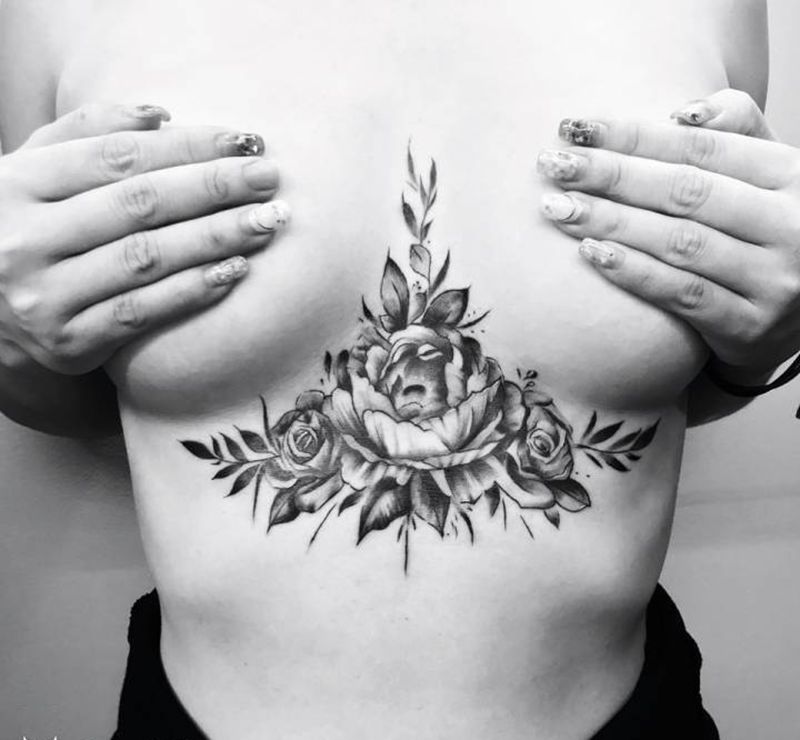 花胸纹身图片_成品胸部花胸纹身图案