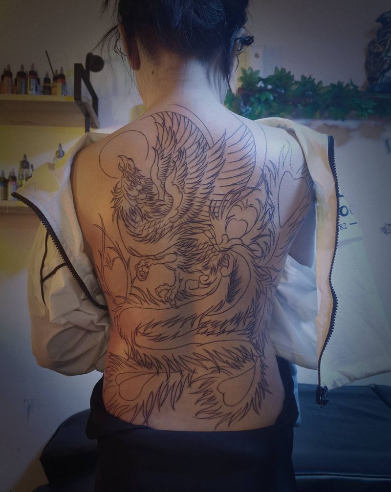 驻店师傅满背纹身图片_背部新传统纹身图案