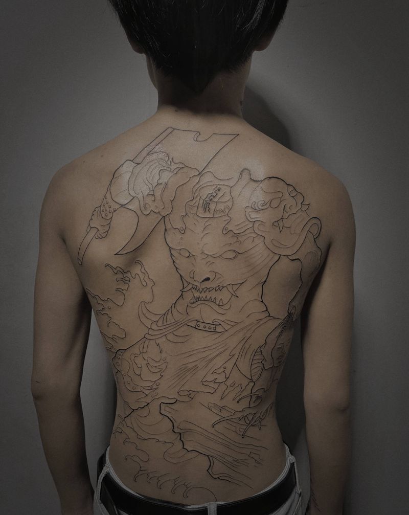 刑天纹身图片_背部新传统纹身图案