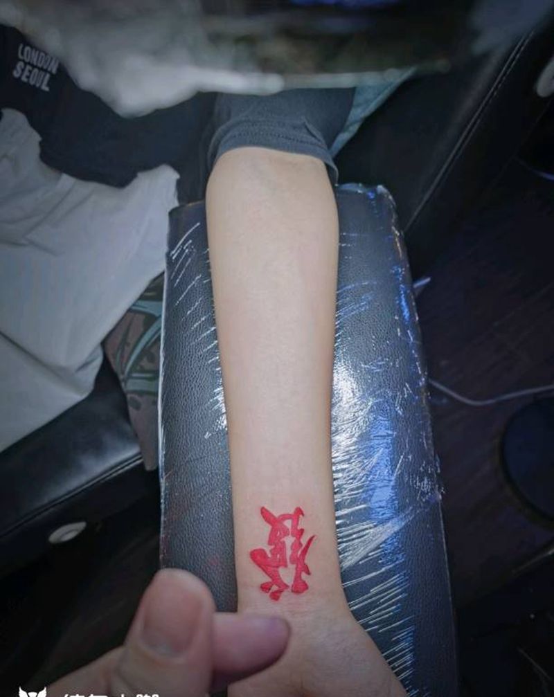 发纹身图片_手部新传统图腾纹身图案