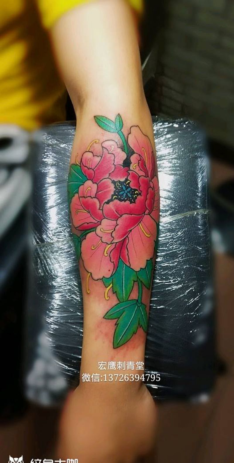 国色天香纹身图片_手臂新传统纹身图案