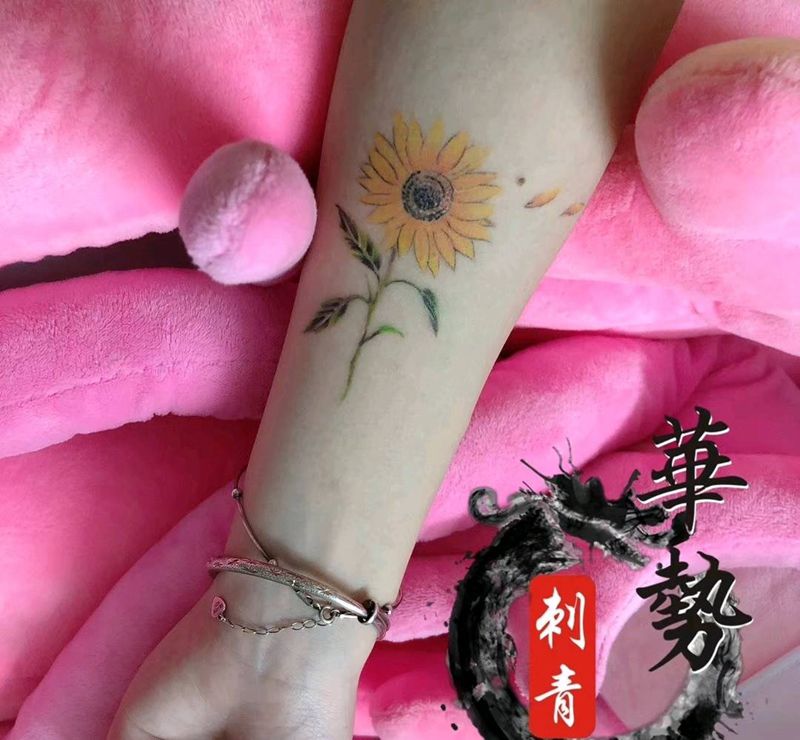 向日葵纹身图片_新传统纹身图案