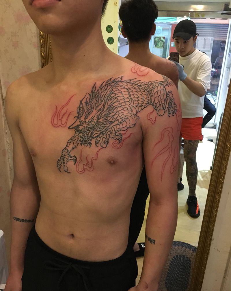 麒麟（原相机，无美颜）纹身图片_胸部纹身图案