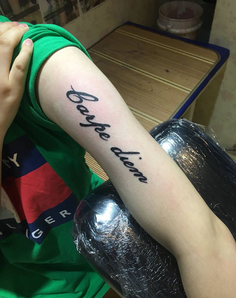 英文（原相机，无美颜）纹身图片_手臂纹身图案