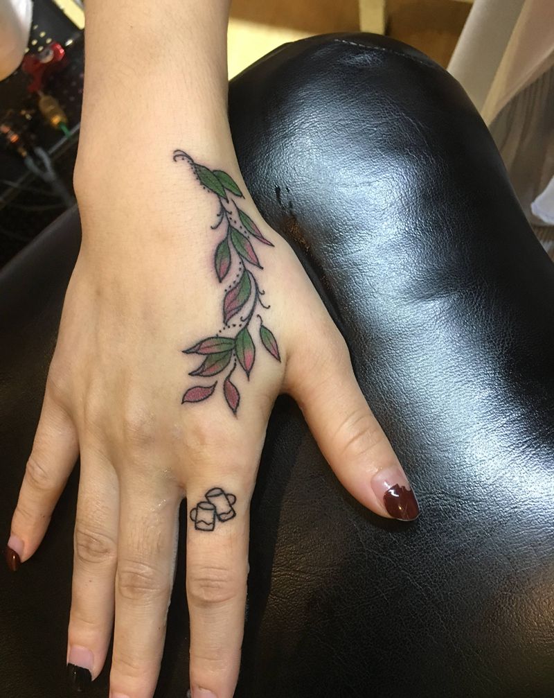 叶（原相机，无美颜）纹身图片_手部纹身图案