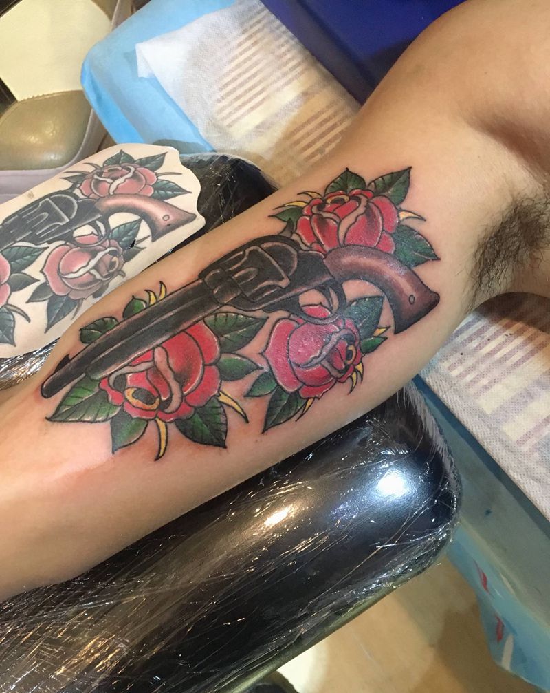 左轮（原相机，无美颜）纹身图片_手臂纹身图案