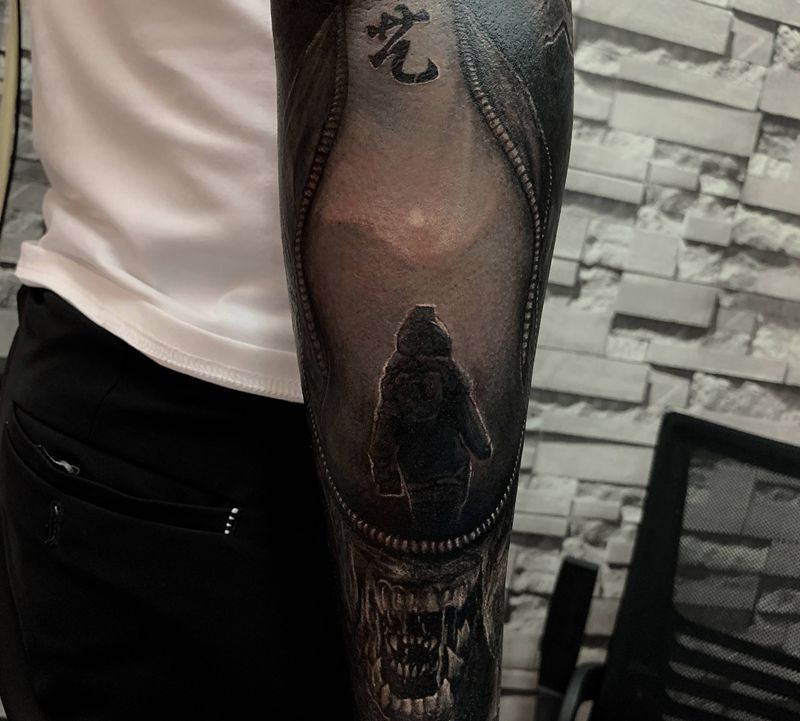 超现实主义·异形纹身图片_手臂手部欧美写实异形纹身图案