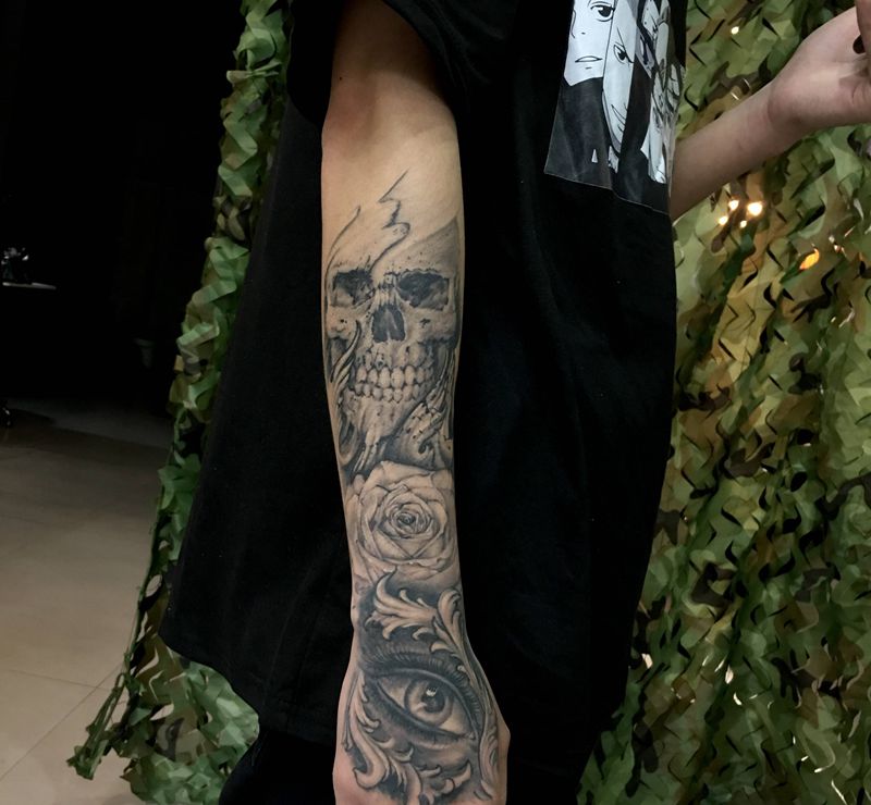 恢复后效果纹身图片_手臂手部欧美写实骷髅头玫瑰花眼睛纹身图案