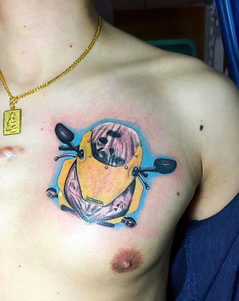 跑车纹身图片_成品胸部写实纹身图案