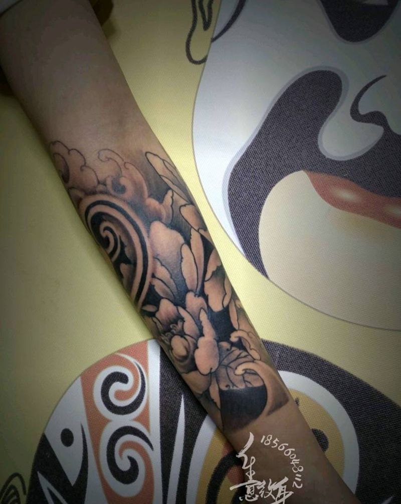 牡丹纹身图片_手臂手部新传统纹身图案