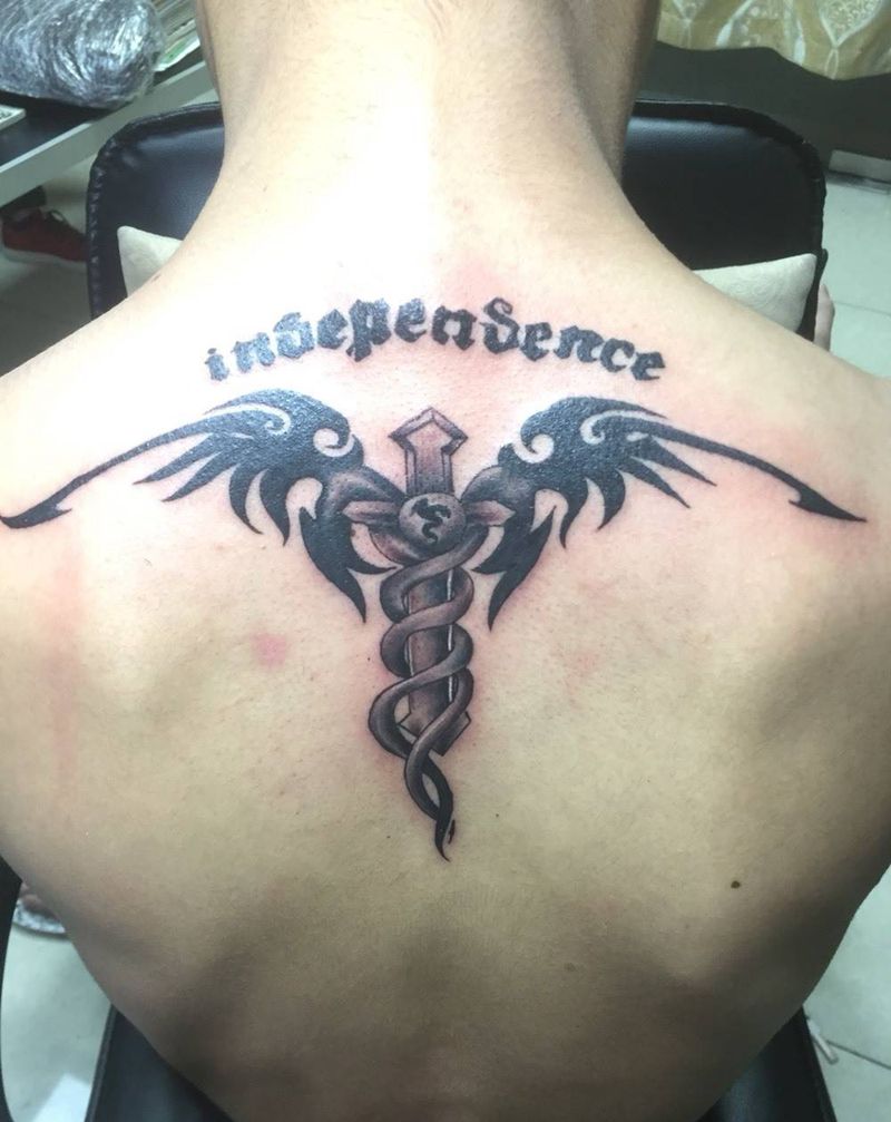 背后图腾纹身图片