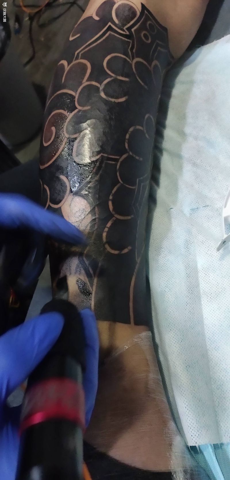 鲤鱼遮盖纹身图片_腿部老传统纹身图案