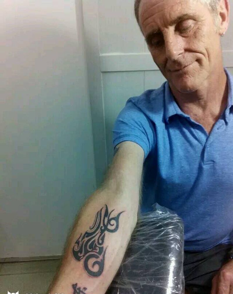 图腾摩托纹身图片_手部欧美字符图腾纹身图案