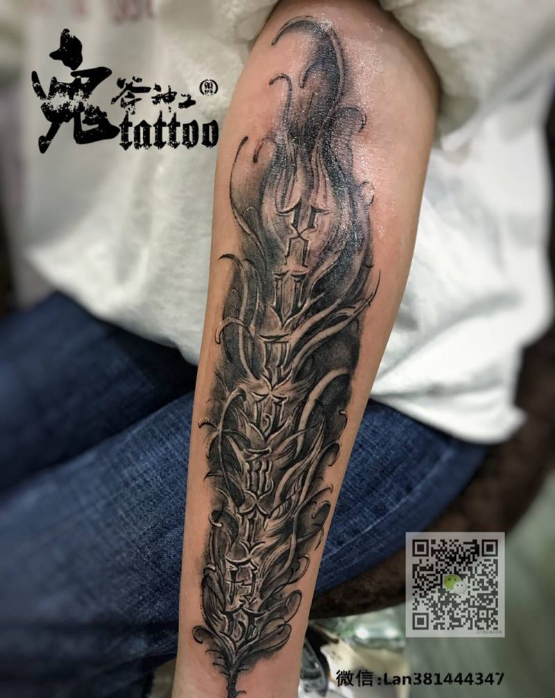 羽毛与英文。纹身图片