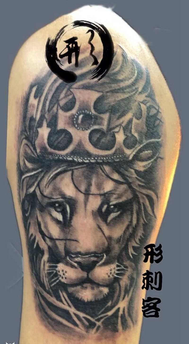 写实：狮纹身图片_欧美写实纹身图案