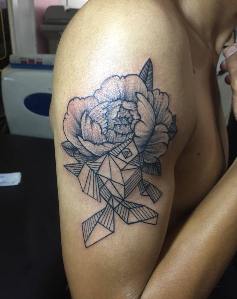 点刺牡丹纹身图片