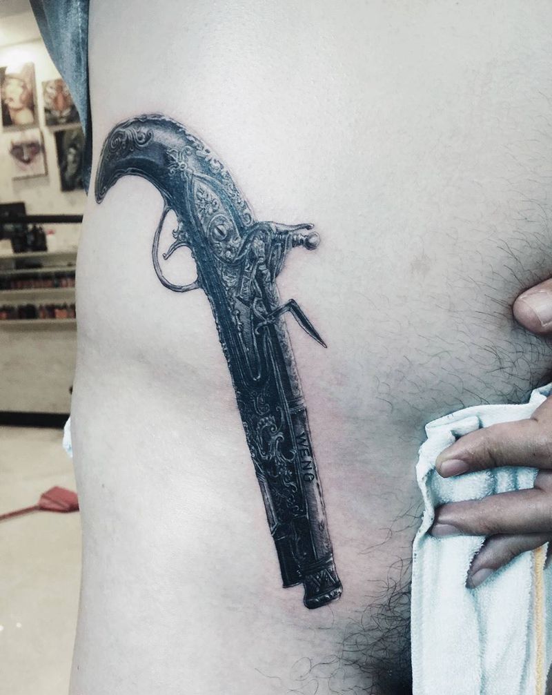 火炮纹身图片_成品腹部欧美写实静物纹身图案