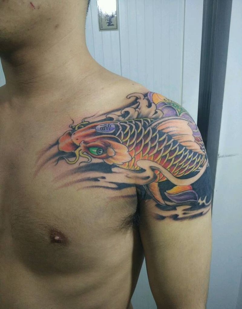 富贵锦鲤纹身图片_肩部胸部背部手臂传统习俗动物纹身图案