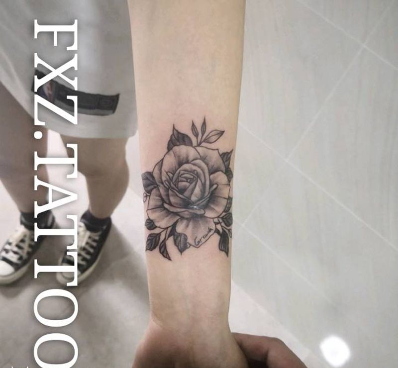 花卉纹身图片_手臂纹身图案