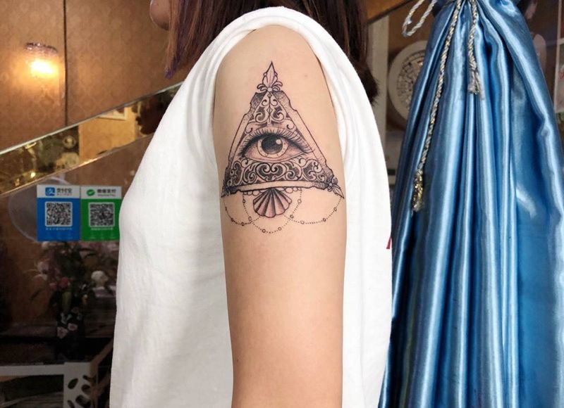 上帝之眼纹身图片
