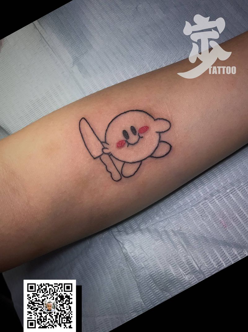 可爱小公仔纹身图片_手臂New School几何纹身图案