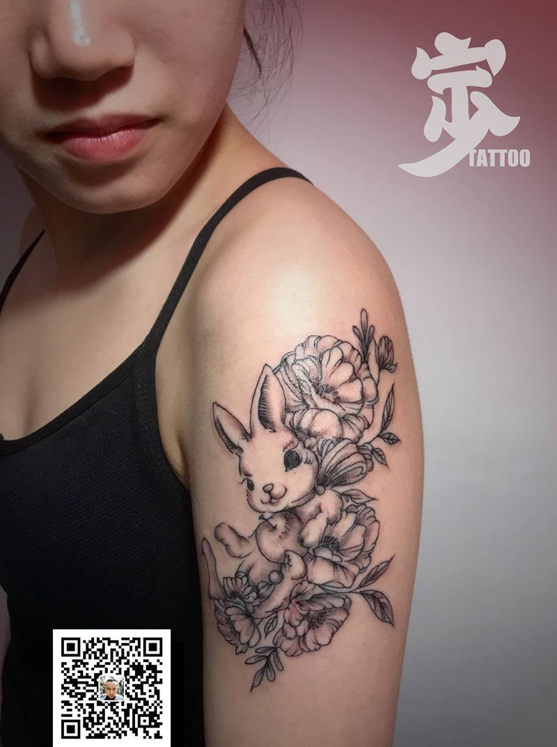 兔子+花花纹身图片_肩部手臂New School纹身图案