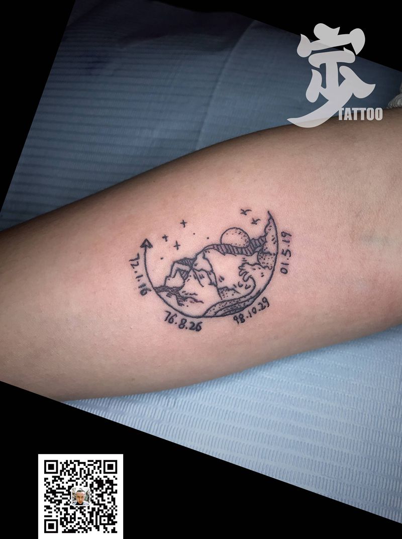 小山海+生日纹身图片_手臂点刺几何纹身图案