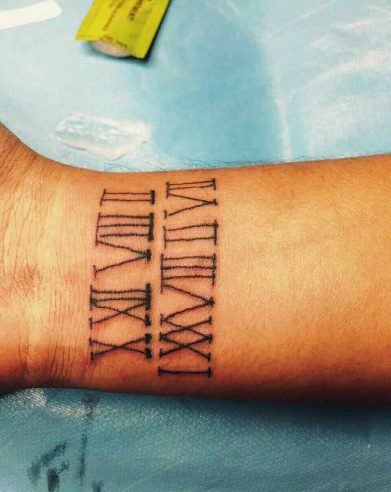 罗马数字纹身图片_手部清新字符成品纹身图案