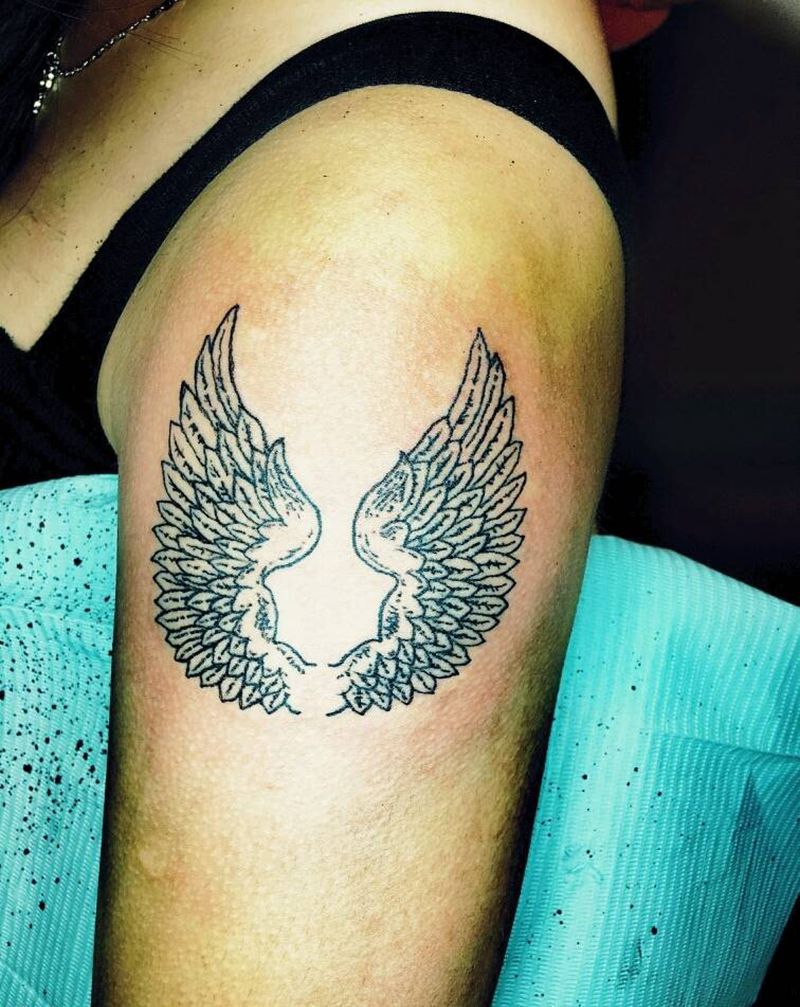 翅膀纹身图片_手臂欧美清新成品纹身图案