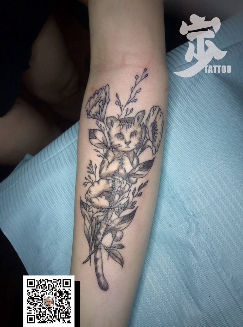 小猫+覆盖伤疤纹身图片_手臂New School覆盖伤疤纹身图案