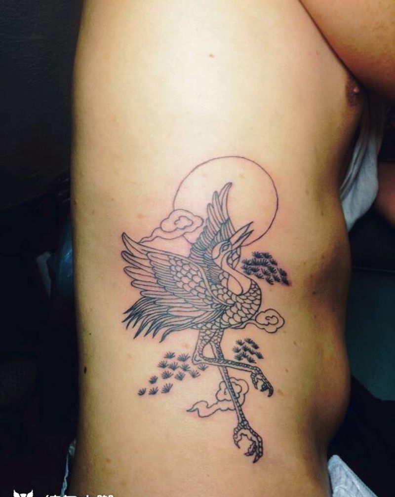 仙鹤纹身图片_腰部传统动物成品纹身图案