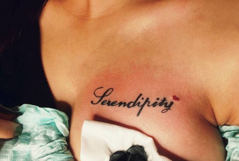 英文一枚纹身图片_胸部清新字符成品纹身图案