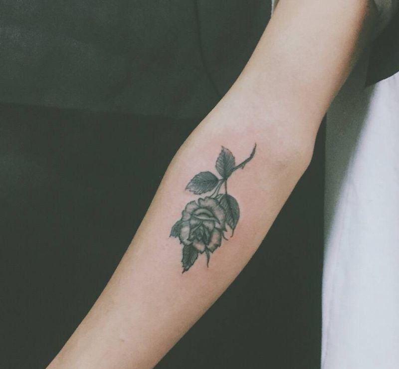 fia纹身图片_成品植物清新手臂纹身图案