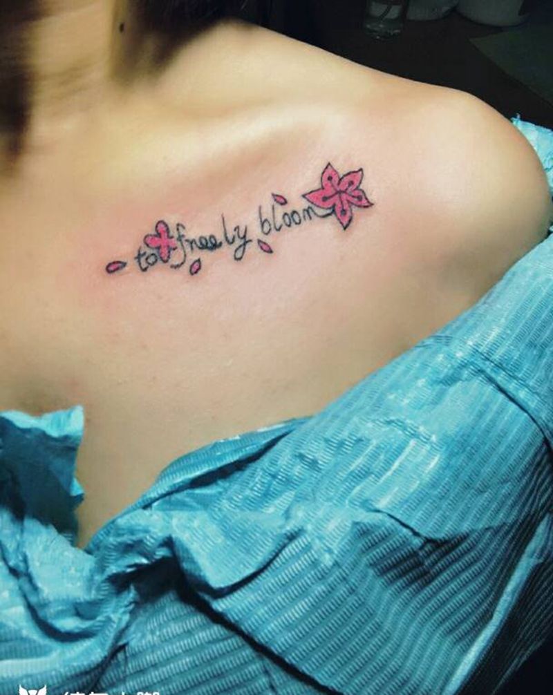 座右铭+小花纹身图片_胸部清新字符植物成品纹身图案