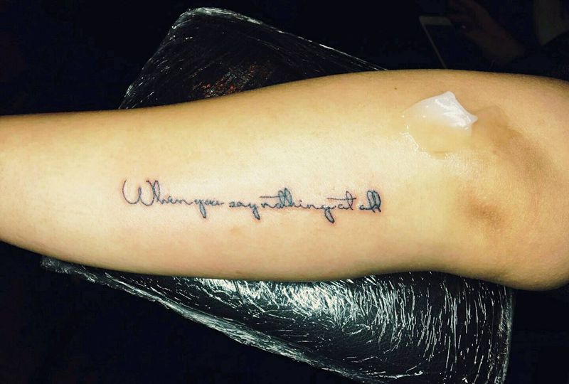 英文纹身图片_手臂清新字符成品纹身图案