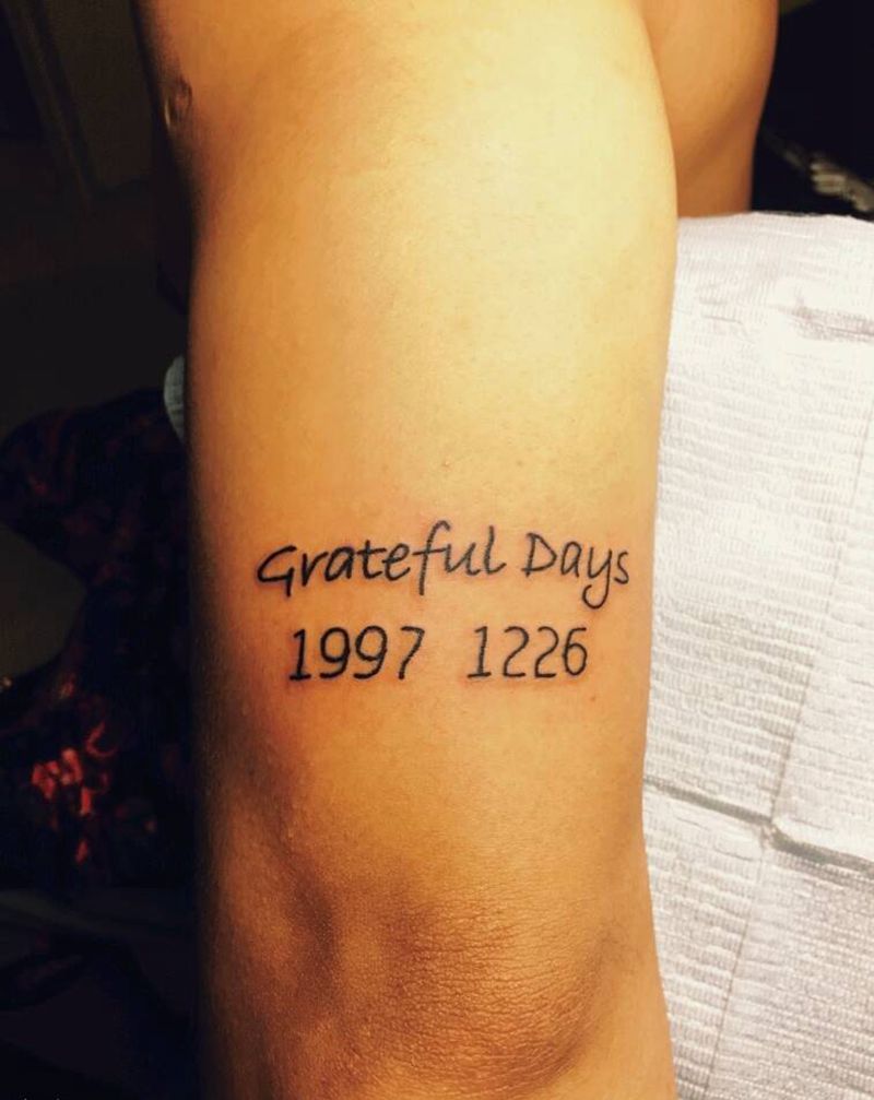 感恩日纹身图片_手臂清新字符成品纹身图案