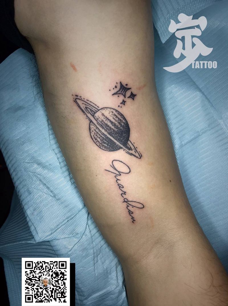 点刺+星球纹身图片_手臂New School点刺纹身图案