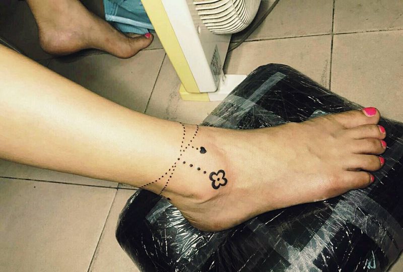 脚链纹身图片_脚部清新几何成品纹身图案
