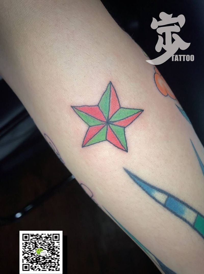 小星星✨纹身图片_成品手臂欧美宁少Tattoo纹身图案