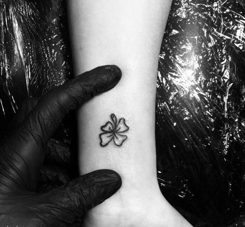 小纹身图片_成品手臂清新植物纹身图案