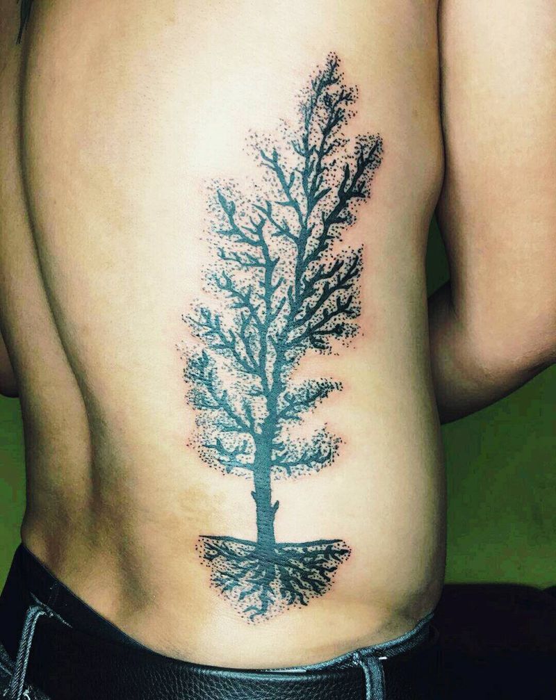 一棵树纹身图片_腰部欧美植物成品纹身图案