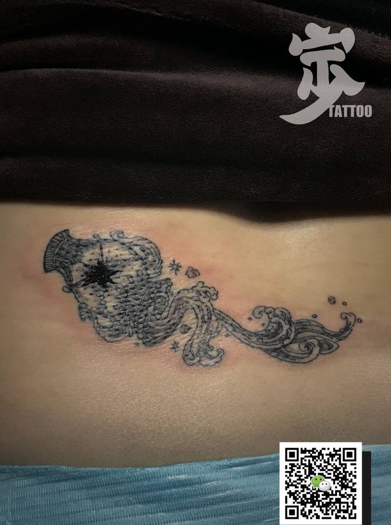 水瓶座纹身图片_成品臀部背部欧美静物纹身图案