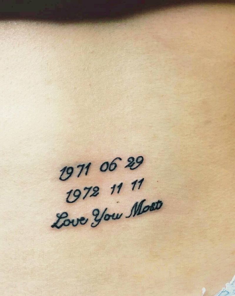 父母的生日纹身图片_腰部清新字符成品纹身图案