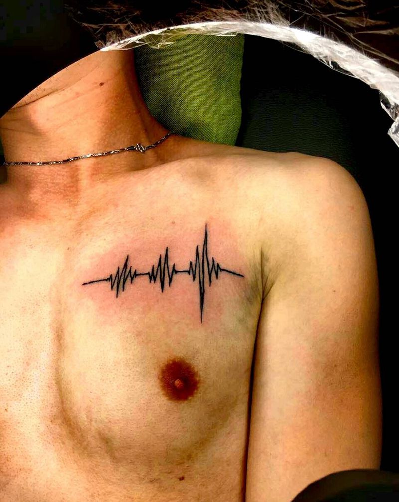 电流图纹身图片_胸部清新几何成品纹身图案